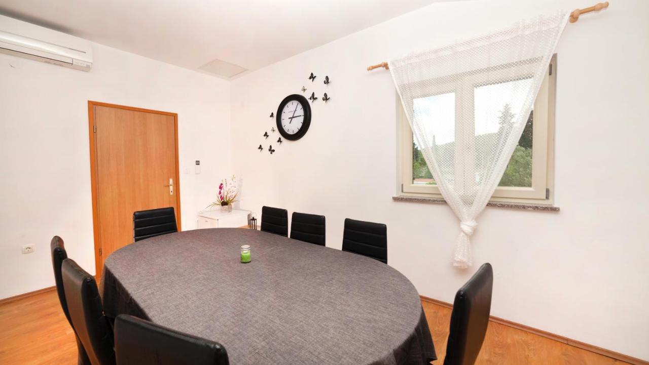 Apartments Barbara Brseč 외부 사진