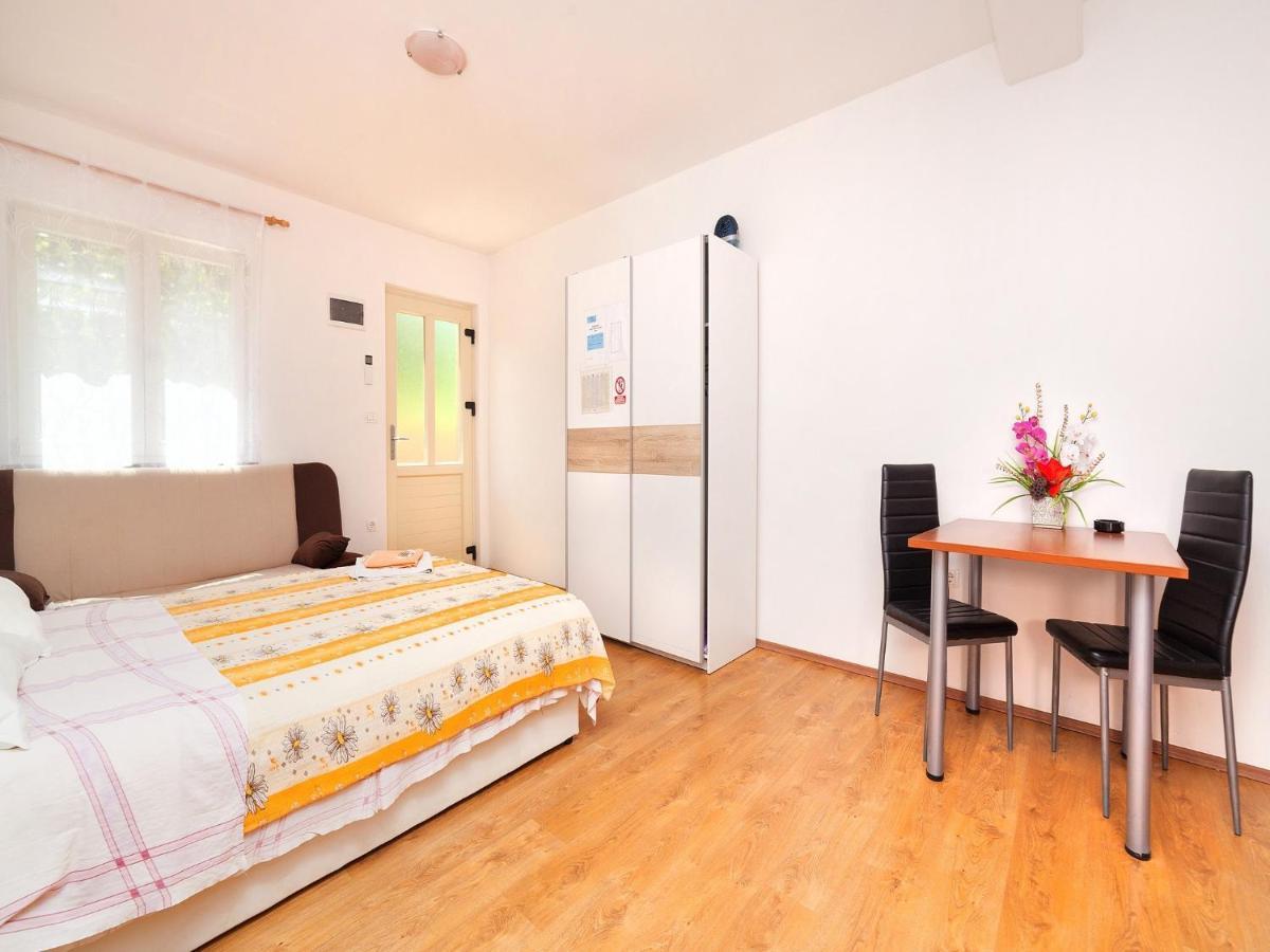 Apartments Barbara Brseč 외부 사진